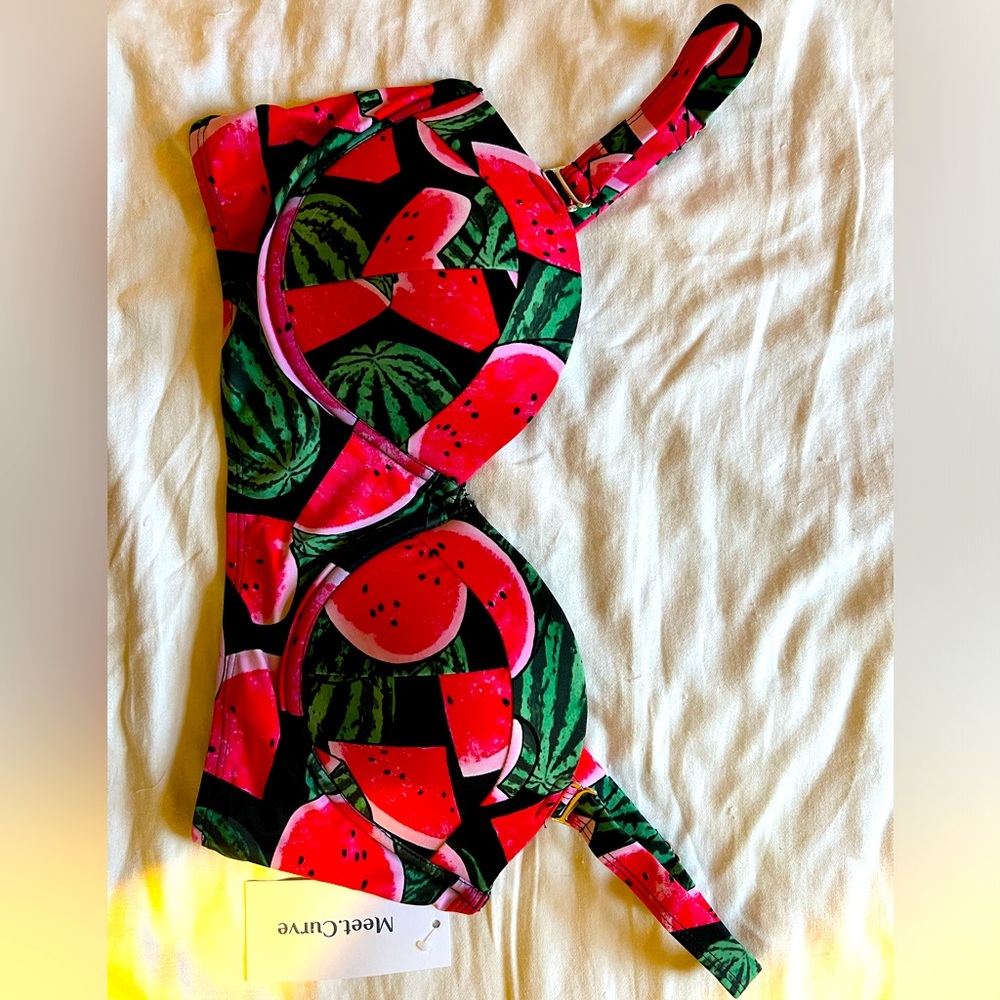 MeetCurve Swim Top